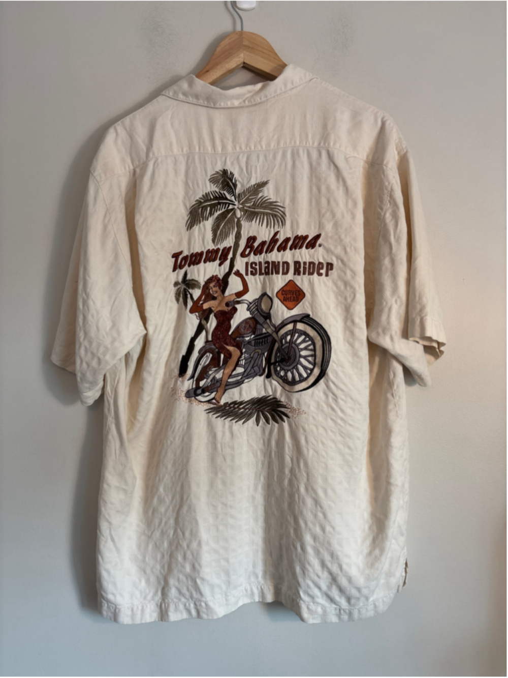 Vtg Tommy Bahama Island Rider Embroidered Pin-Up Silk Hawaiian Shirt Men's M